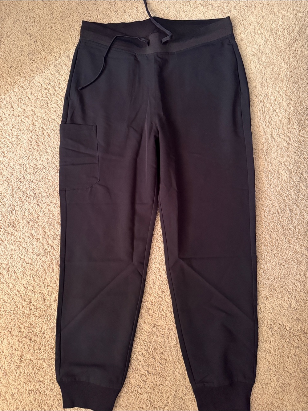 NWT- Women’s black scrub joggers